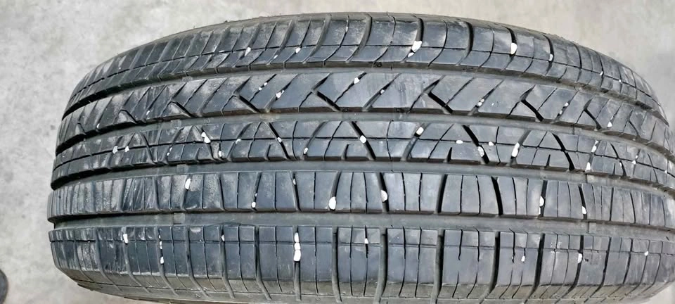 1x 185/65R15 Motomaster Allseasons Tire