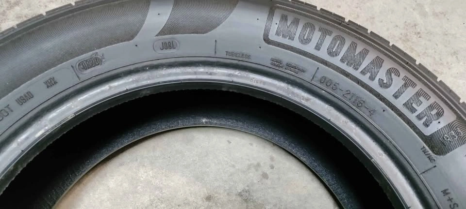 1x 185/65R15 Motomaster Allseasons Tire - photo 2