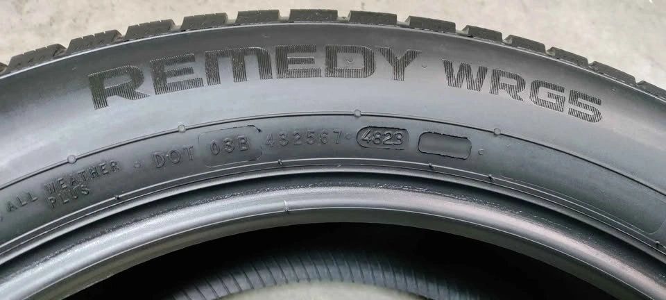 1x 235/55R20 Nokian Winter Tire - photo 2