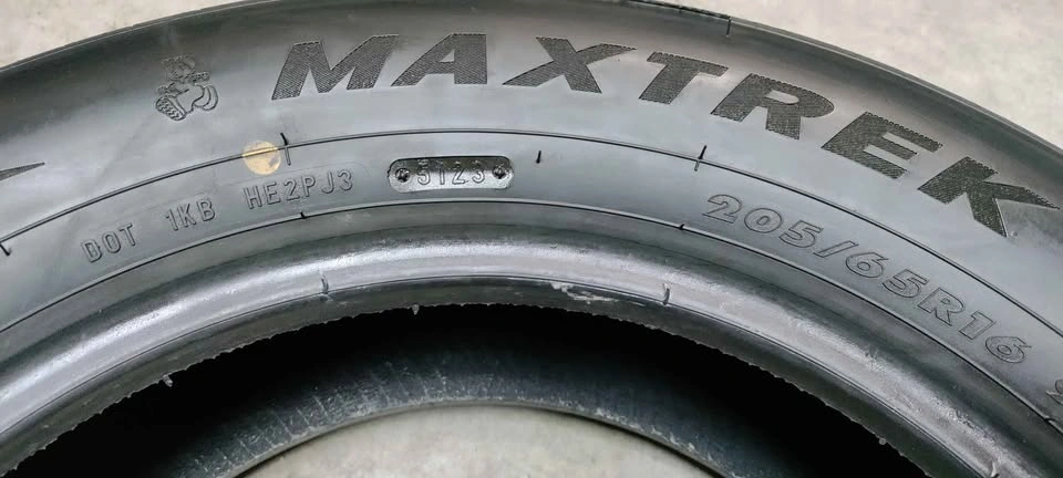 1x 205/65R16 Maxtrek Allseasons Tire - photo 2