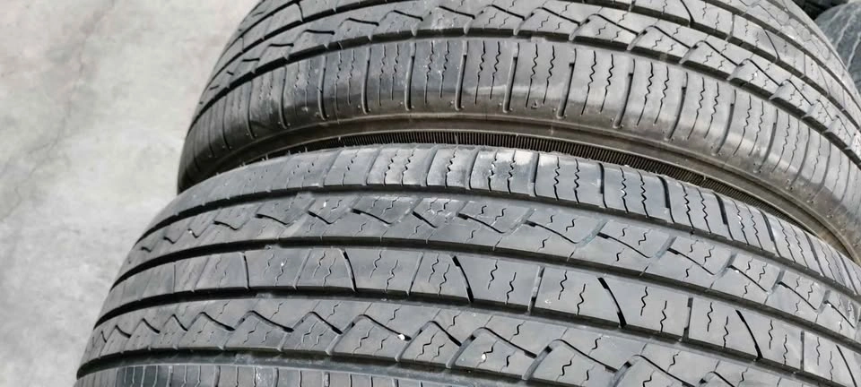 2x 215/65R17 Hilo Allseasons Tires - photo 2