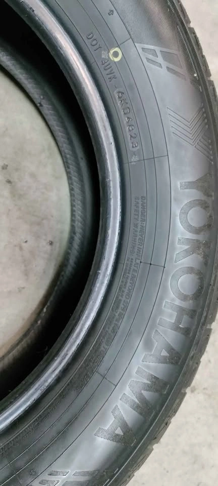1x 235/65R18 Yokohama Allseasons Tire - photo 3