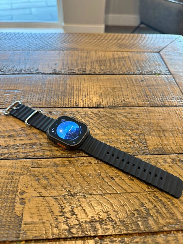 Apple Watch Ultra 2 (GPS + Cellular, 49MM) Titanium Case
