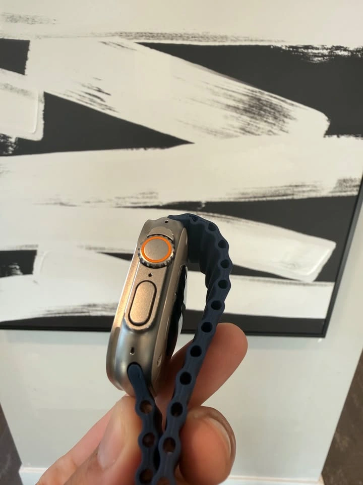Apple Watch Ultra 2 Titanium with Blue Band - photo 2