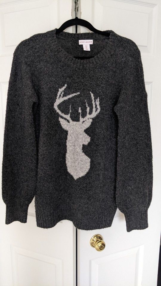 Cozy Gray Sweater with Deer Design