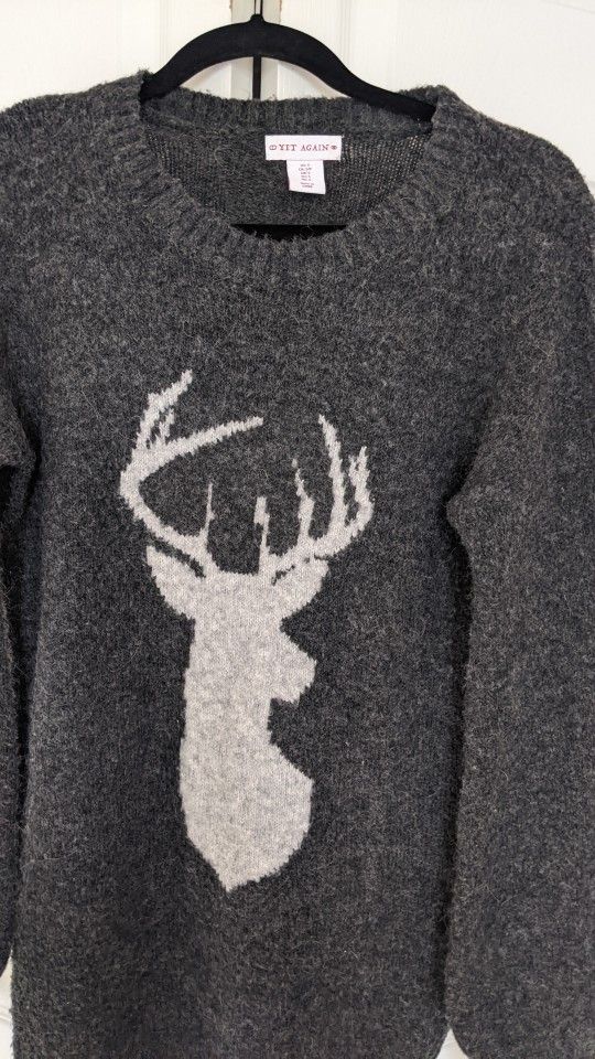 Cozy Gray Sweater with Deer Design - photo 2