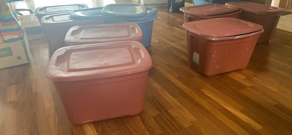 Rubbermaid Sterilite Plastic Storage Totes with Lids 9 - photo 2