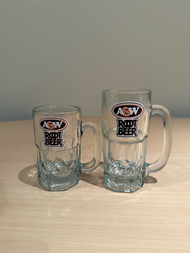 2x A&W Root Beer Mugs