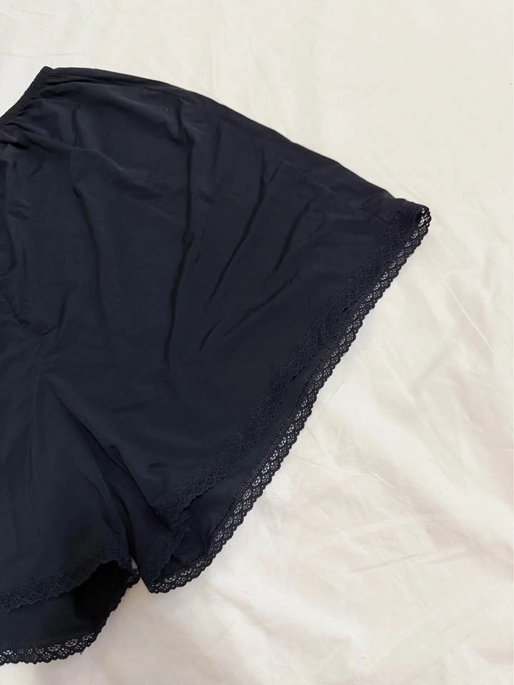 GU Lace Hem Lounge Shorts - photo 4