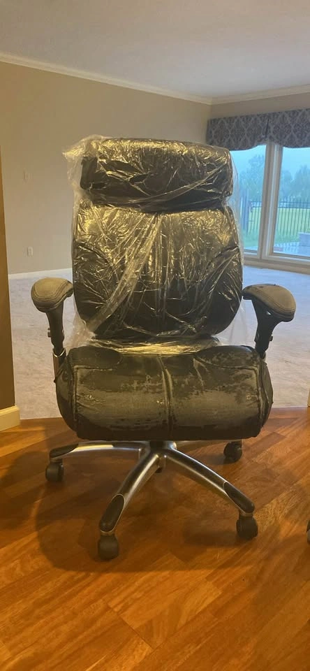 Black Leather Executive Office Chair - photo 2