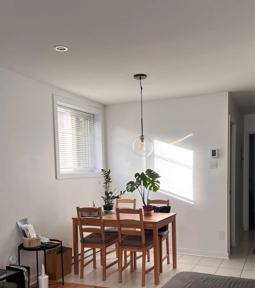 Table with 4 chairs and Cushions - photo 3