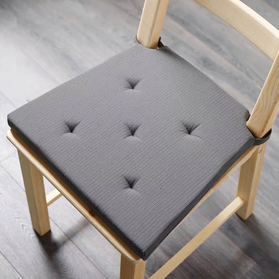 Table with 4 chairs and Cushions - photo 5