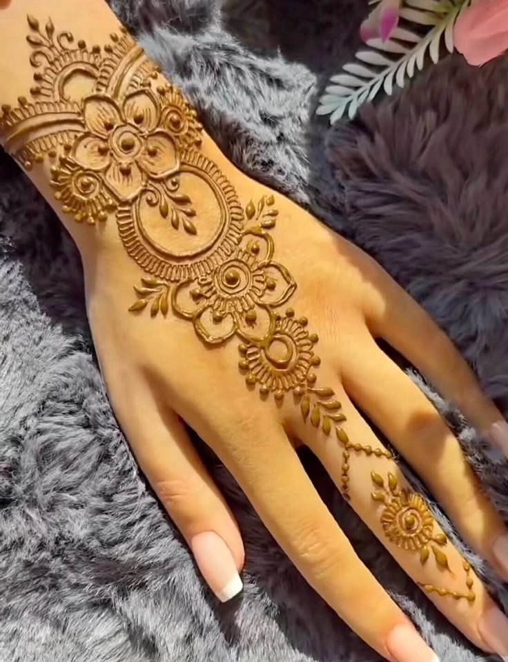 Henna art