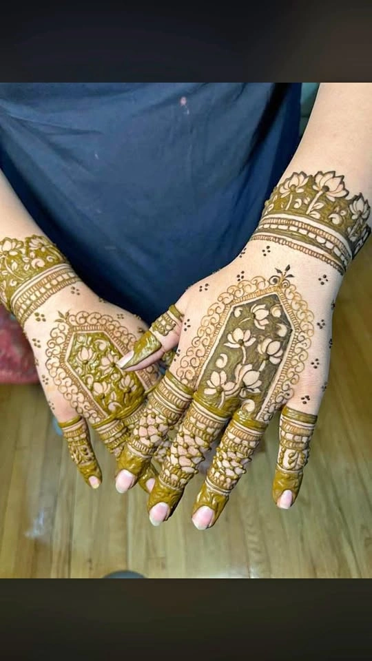 Henna art