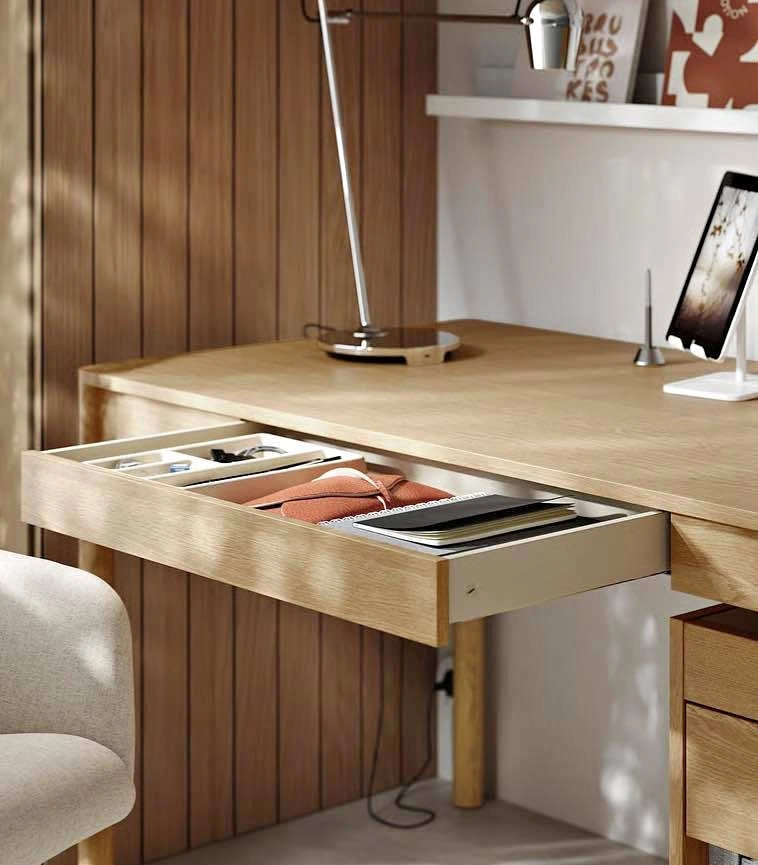(can deliver) LIKE NEW - IKEA TONSTAD desk in Oak