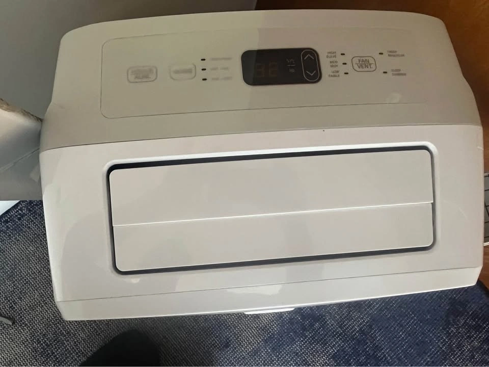 Like New LG Portable Air Conditioner 7,000 BTU – Complete Kit - photo 3