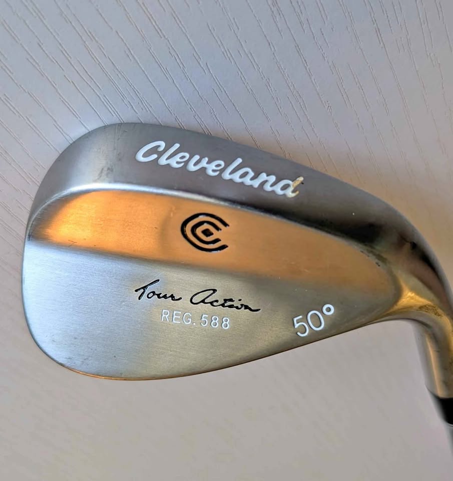 Cleveland Tour Action Reg. 588 wedge