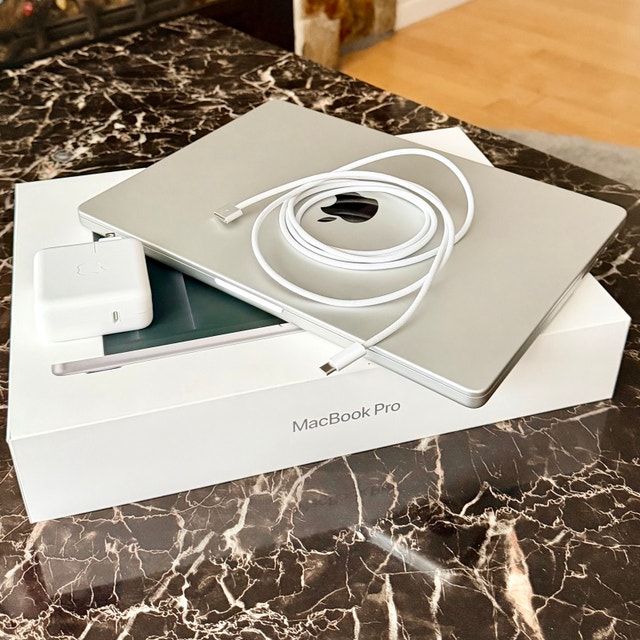 Macbook Pro M4 upgraded RAM 24 GB - photo 2