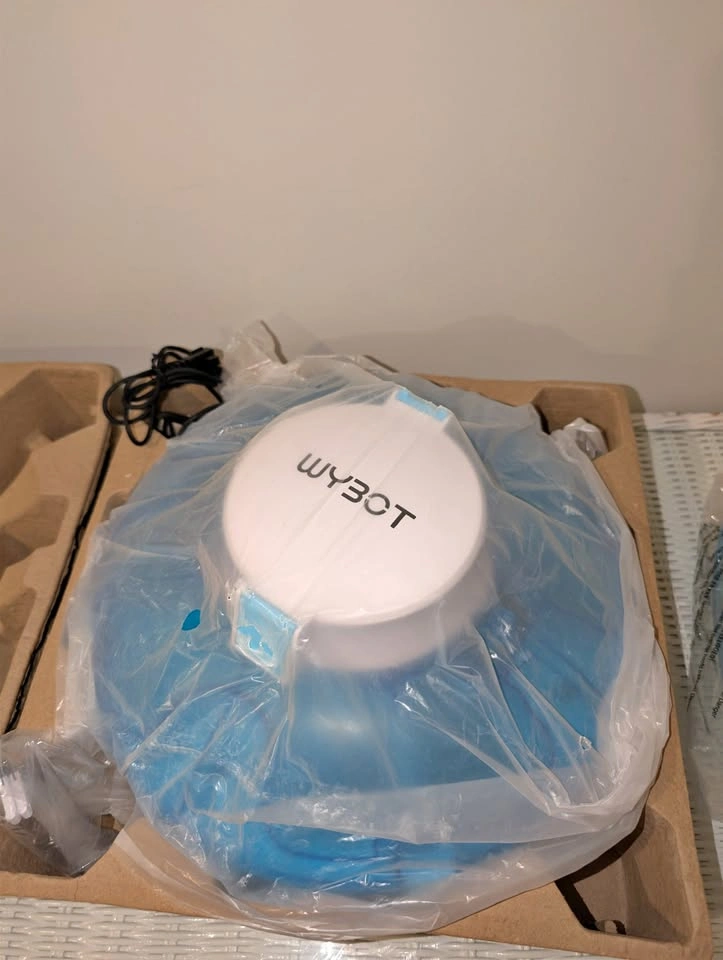 USED LIKE NEW - WYBOT Osprey 200 SE Cordless Robotic Pool Vacuum