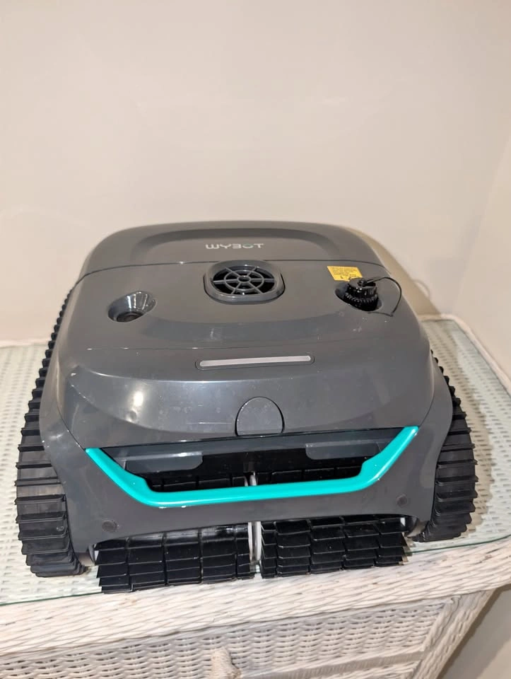 USED LIKE NEW - WYBOT C2 Cordless Robotic Pool Cleaner