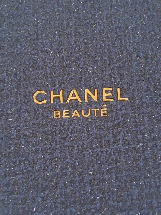 AUTHENTIC CHANEL TWEED BEAUTE CASE IN DARK NAVY - photo 3