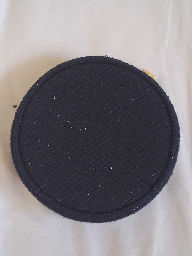 AUTHENTIC CHANEL TWEED BEAUTE CASE IN DARK NAVY - photo 5