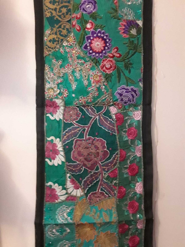 NEW BOHO GREEN TABLE RUNNER/WALL DECOR - photo 2
