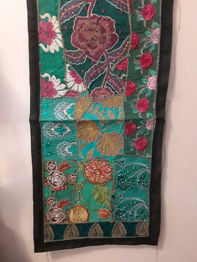 NEW BOHO GREEN TABLE RUNNER/WALL DECOR - photo 3