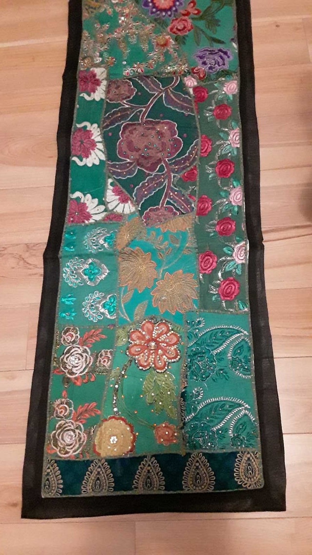 NEW BOHO GREEN TABLE RUNNER/WALL DECOR - photo 4