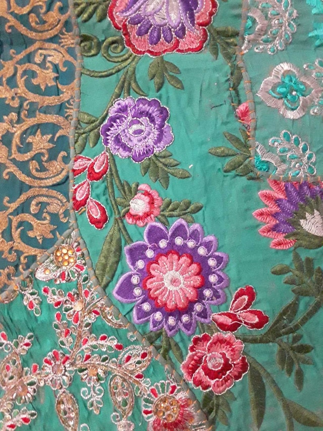 NEW BOHO GREEN TABLE RUNNER/WALL DECOR - photo 5