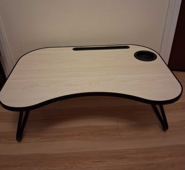 FOLDABLE LAPTOP BED TABLE