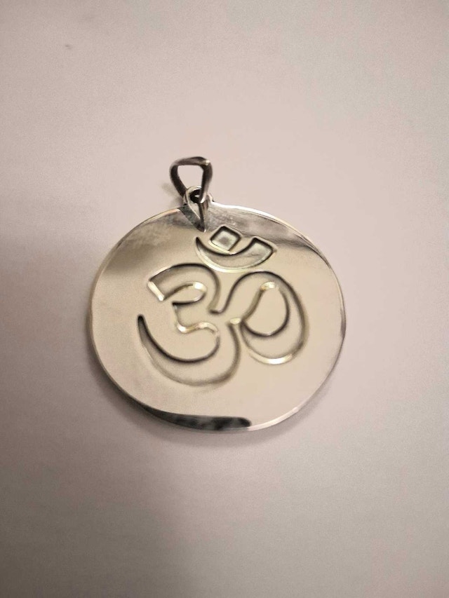 NEW SHINY OM SYMBOL PENDANT