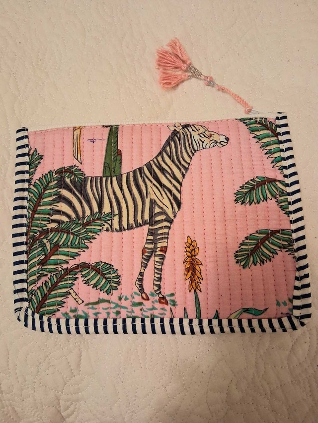 NEW PINK ZEBRA PRINT QUILTED POUCH