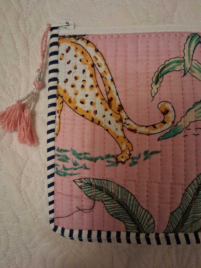 NEW PINK ZEBRA PRINT QUILTED POUCH - photo 5