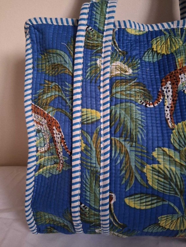 NEW BOHO LEOPARD PRINT BLUE QUILTED TOTE - photo 3