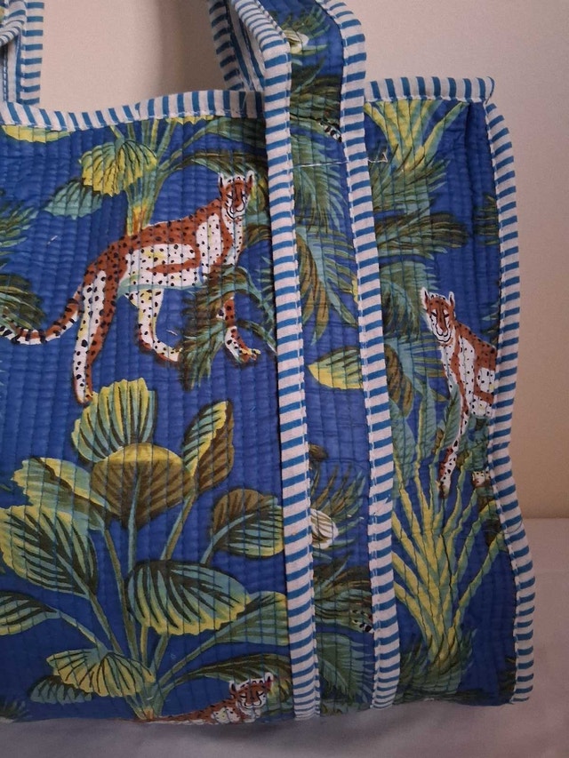 NEW BOHO LEOPARD PRINT BLUE QUILTED TOTE - photo 4