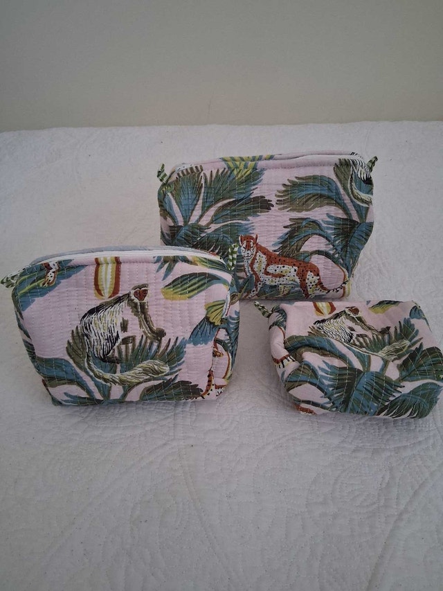 SET OF 3 FLORAL & ANIMAL PRINT QUILTED COSMETIC BAGS