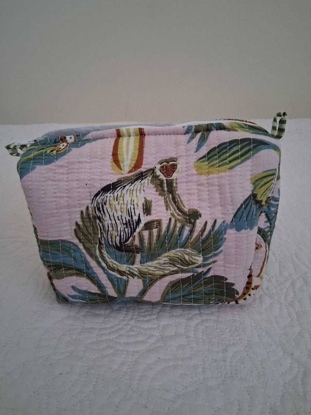 SET OF 3 FLORAL & ANIMAL PRINT QUILTED COSMETIC BAGS - photo 5