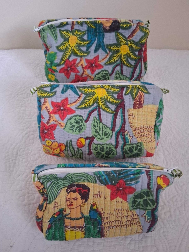 NEW SET OF 3 QUILTED TROPICAL PRINTS COSMETIC BAGS - photo 2