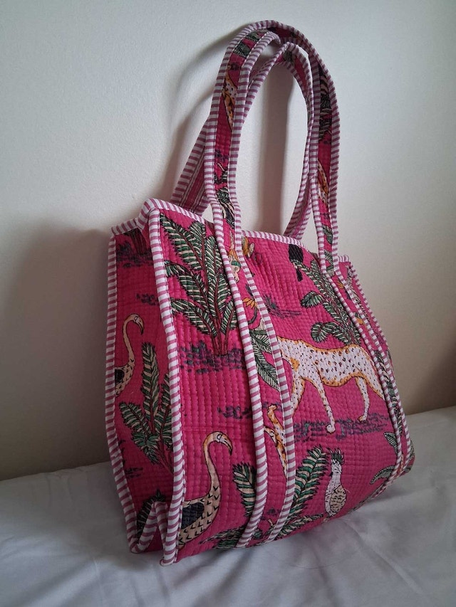 NEW FUSCHIA PINK QUILTED TOTE BAG - photo 3