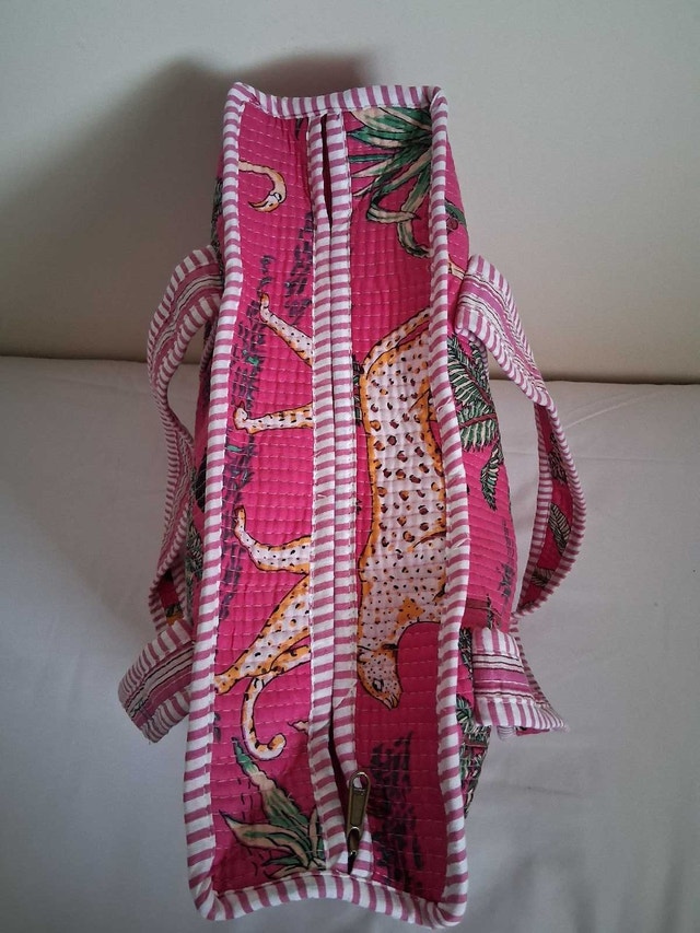 NEW FUSCHIA PINK QUILTED TOTE BAG - photo 5