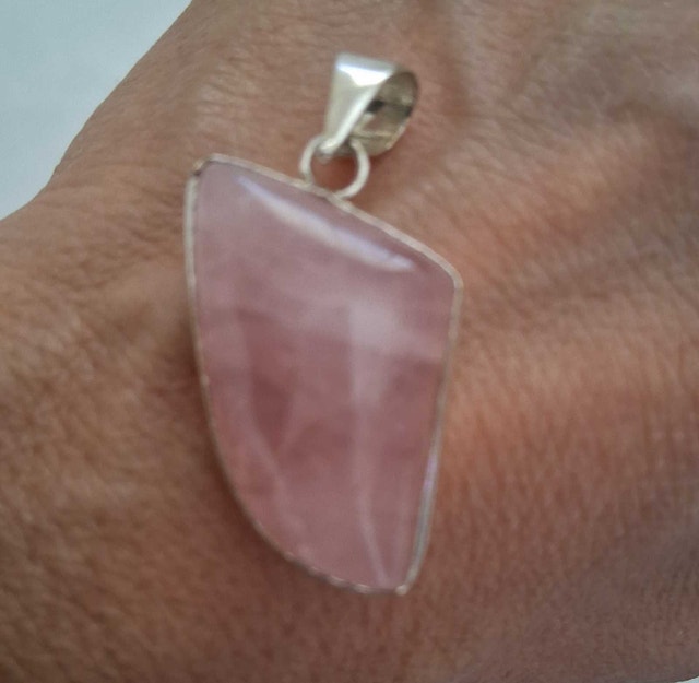 NEW ROSE QUARTZ STONE PENDANT - photo 3