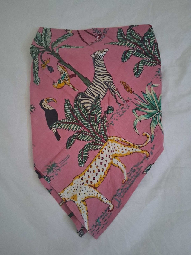 NEW PINK ANIMAL PINK SCARF - photo 5