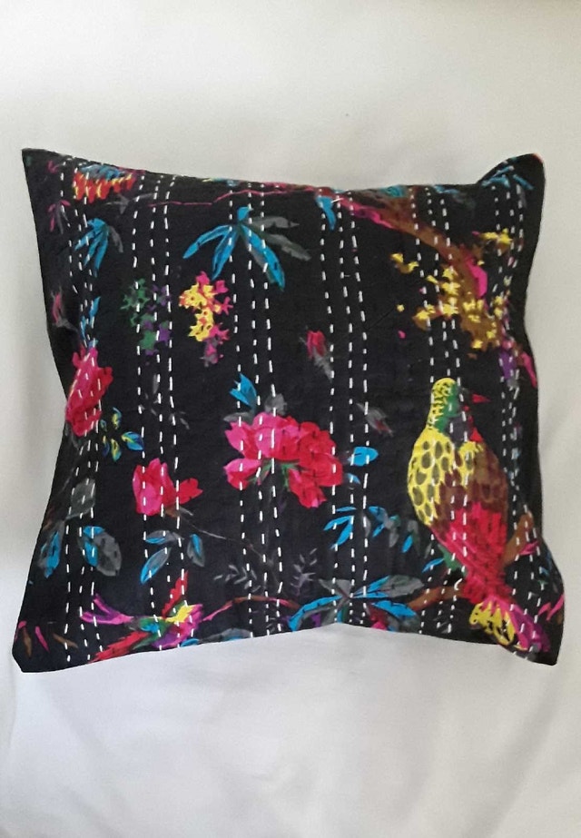 NEW BIRDS WITH FLORAL CUSHION COVER - photo 2