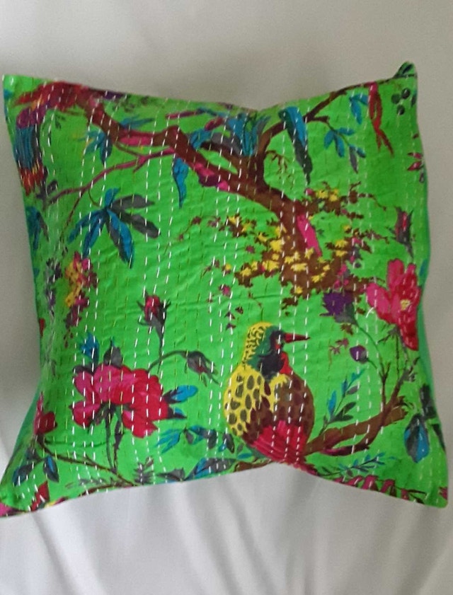 NEW BIRDS WITH FLORAL CUSHION COVER - photo 5