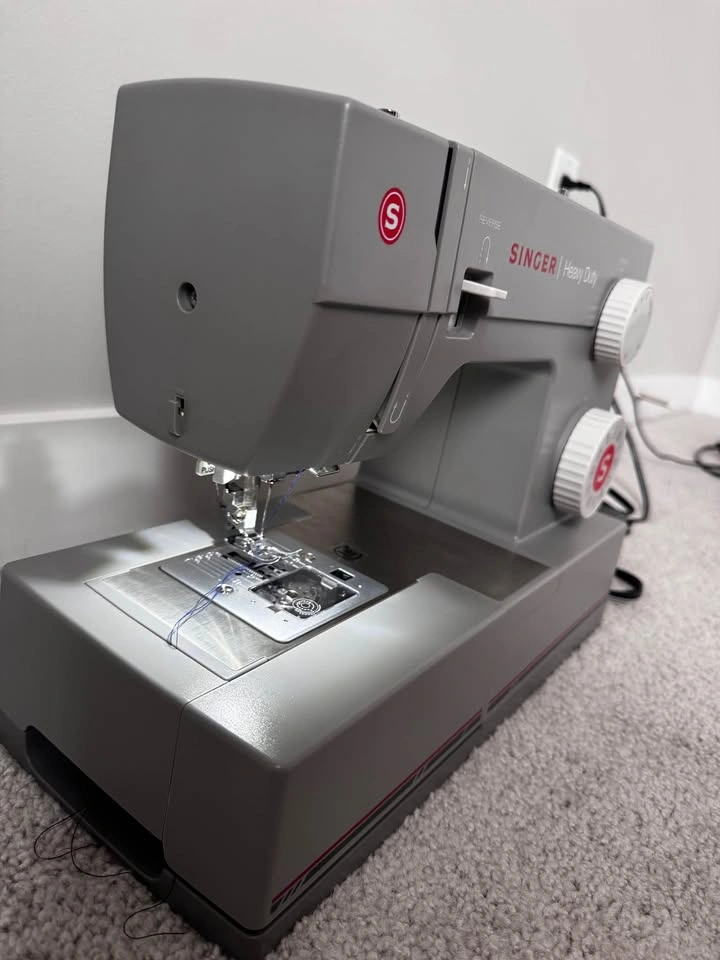 SINGER® SEWING MACHINE HEAVY DUTY - photo 3