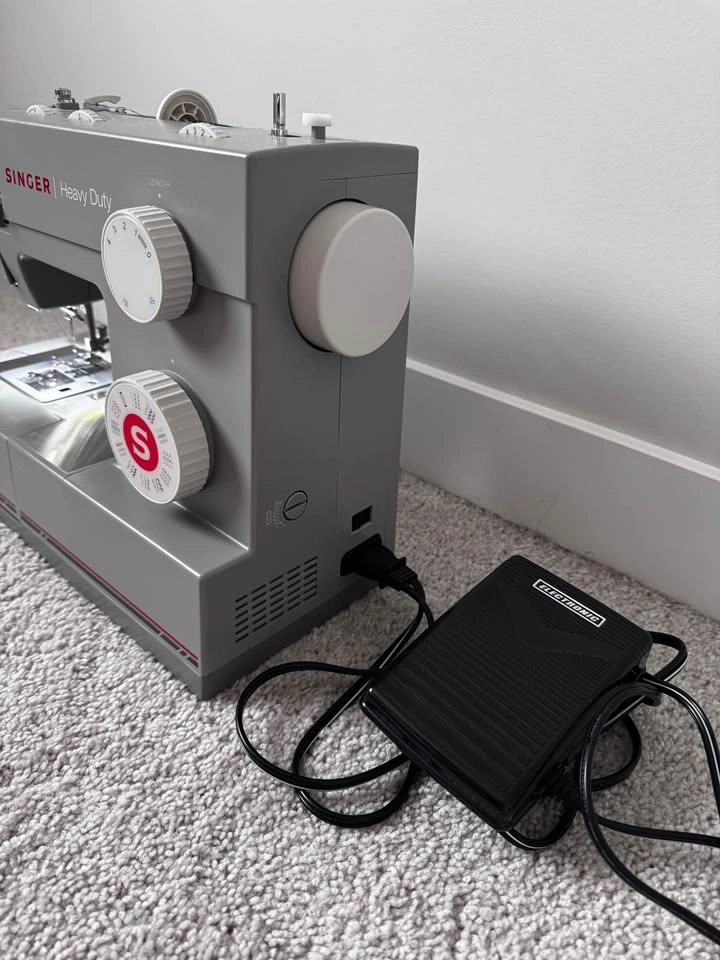 SINGER® SEWING MACHINE HEAVY DUTY - photo 4