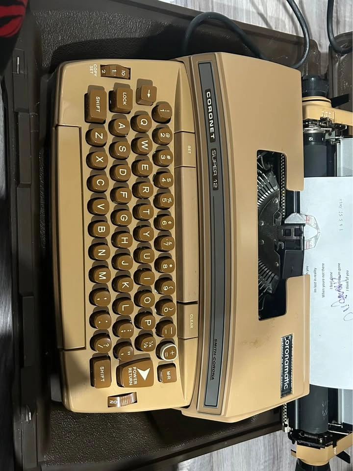 Smith Corona Super 12 Typewriter - photo 4