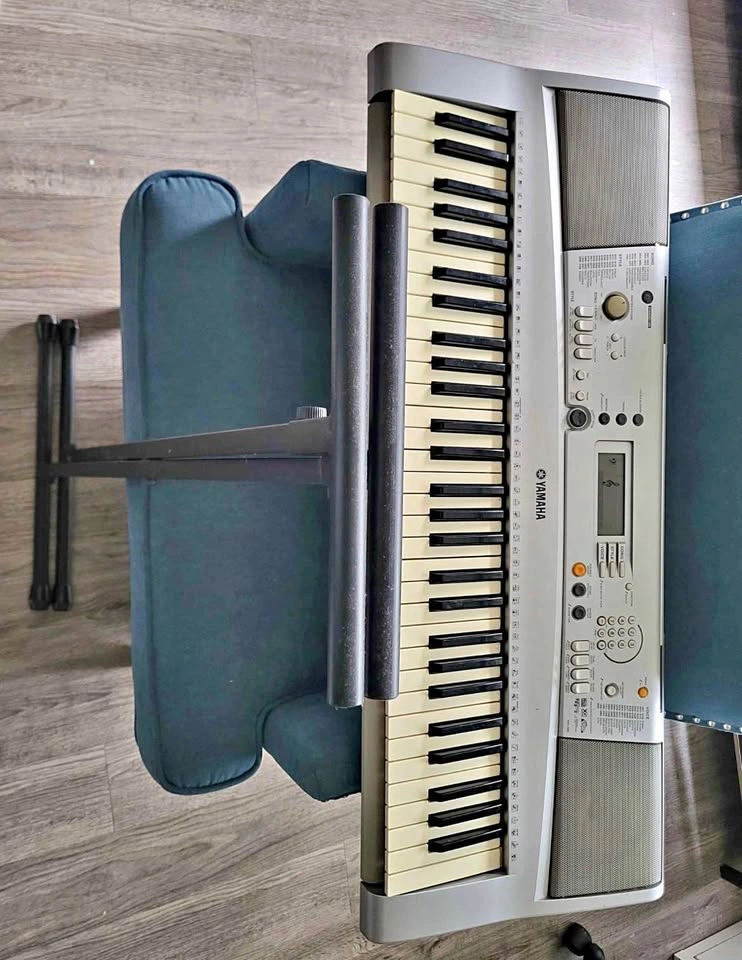 Yamaha 61 Key Piano Keyboard (YPT series)