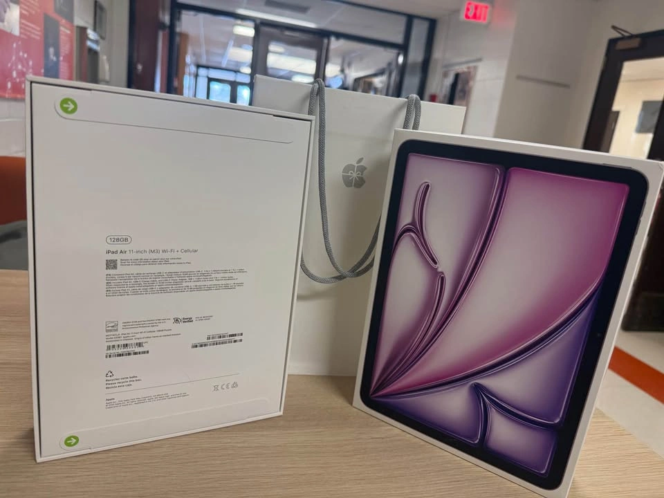 New iPad Air M3 Cellular Wifi 128GB with Keyboard - photo 3